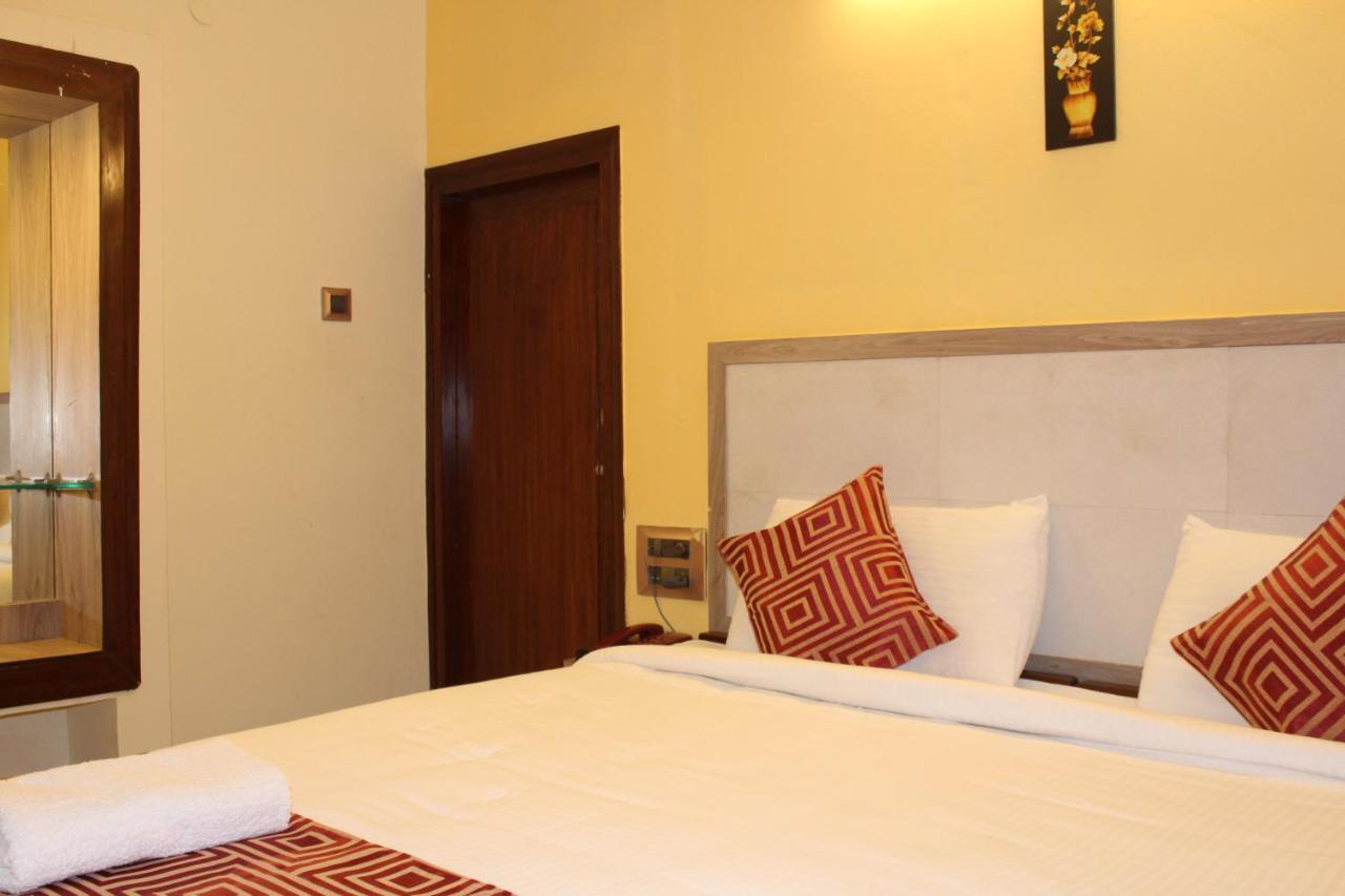 Kaveri Hotel Bed & Breakfast Mysore Exterior foto